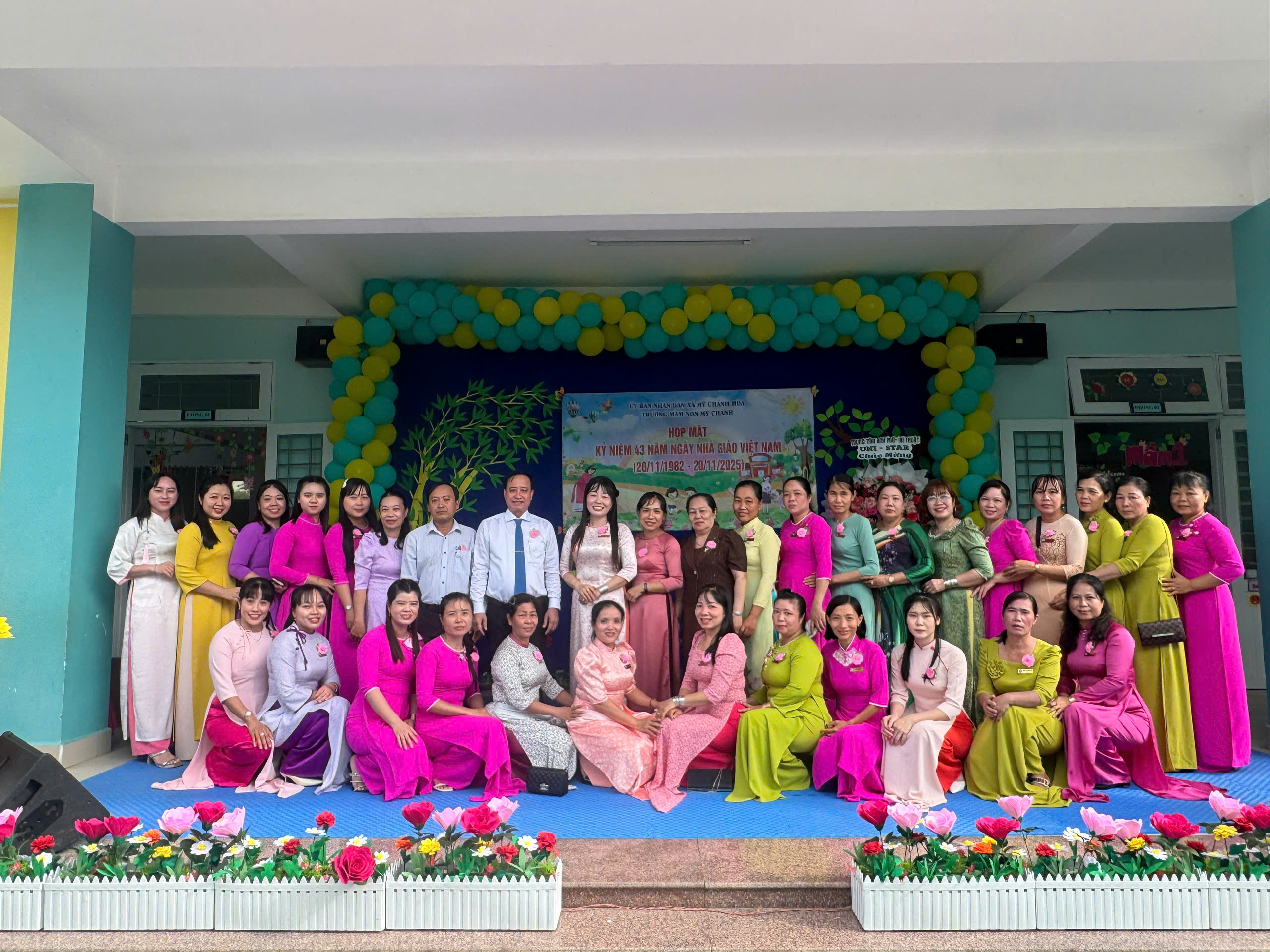 Họp mặt kỷ niệm 43 năm Ngày Nhà giáo Việt Nam (20/11/1982 – 20/11/2025)