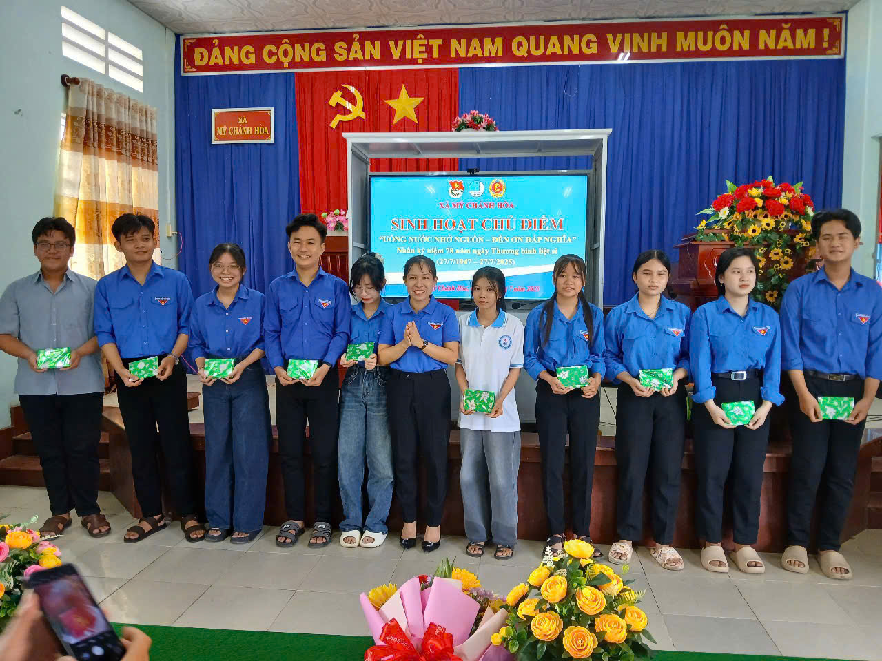 Xã Đoàn Mỹ Chánh Hòa sinh hoạt chủ điểm “Uống nước nhớ nguồn – Đền ơn đáp nghĩa”